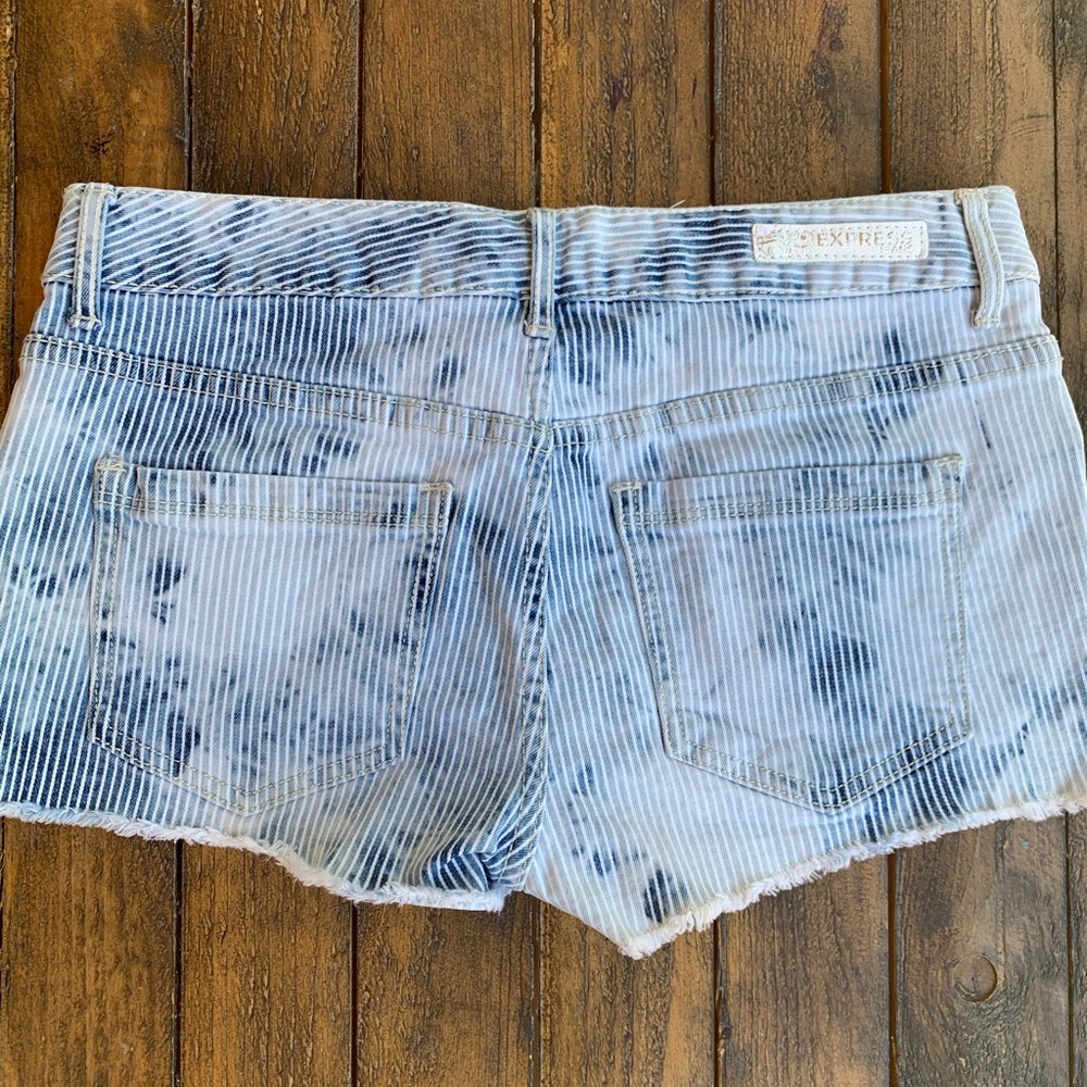Express Jean Shorts - Picture 2 of 5